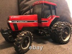 Case International Magnum 7150 Dual Tires Red Farm Tractor With Cab DieCast 116