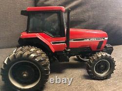 Case International Magnum 7150 Dual Tires Red Farm Tractor With Cab DieCast 116