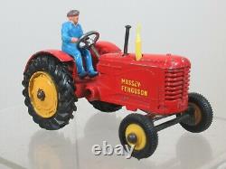 DINKY TOYS MODEL No. 300 MASSEY FERGUSON (FINAL VERSION WITH RUBBER TYRES)